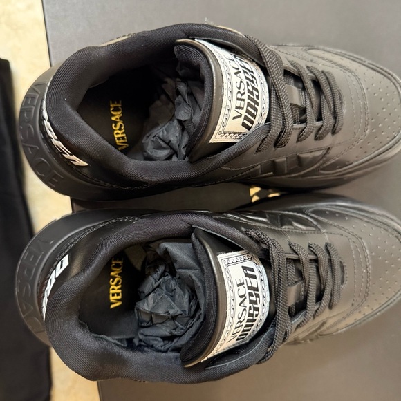 Versace Shoes Men's Size 39.5 Womens 9 Greca Calf Leather Odyssey Sneakers NWB - Picture 15 of 15